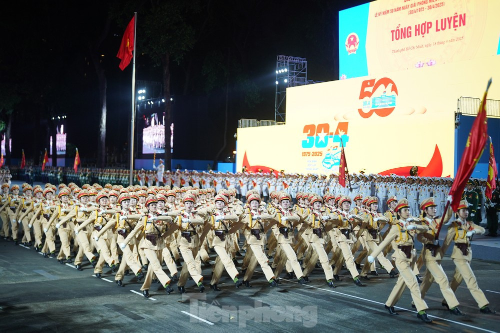 Những hình ảnh hào hùng từ buổi hợp luyện diễu binh, diễu hành. Ảnh: TPO Những hình ảnh hào hùng từ buổi hợp luyện diễu binh, diễu hành. Ảnh: TPO