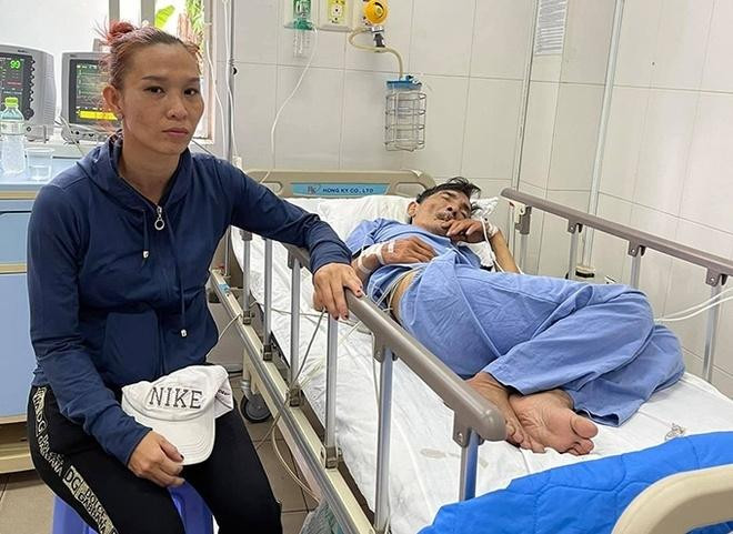 Diễn viên Thương Tín trong thời gian nằm viện Diễn viên Thương Tín trong thời gian nằm viện