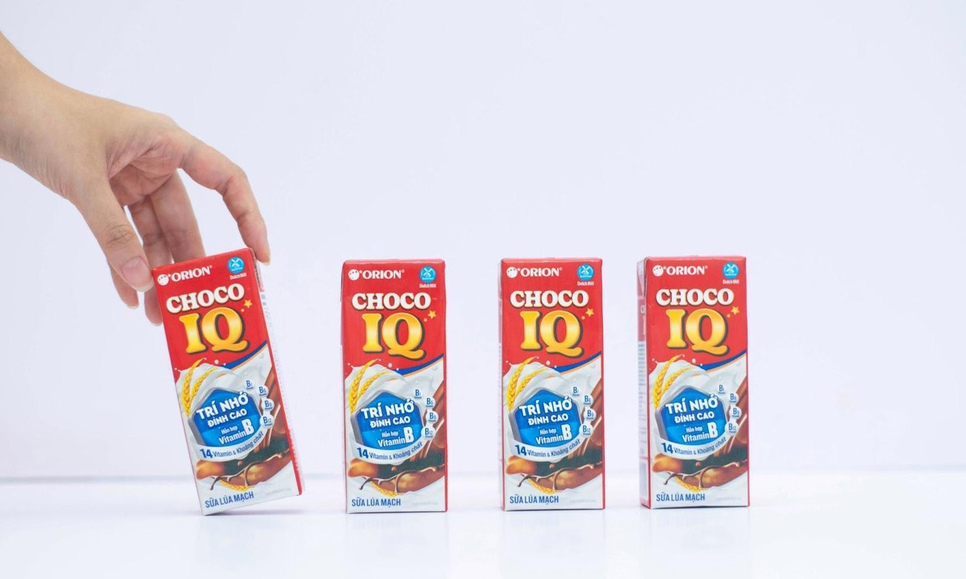 Choco IQ chứa hơn 25% hàm lượng Vitamin B cơ thể cần (*), hỗ trợ phát triển trí não và gia tăng trí nhớ.