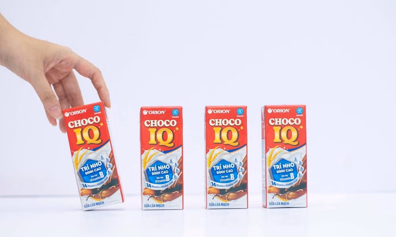 Choco IQ chứa hơn 25% hàm lượng Vitamin B cơ thể cần (*), hỗ trợ phát triển trí não và gia tăng trí nhớ.