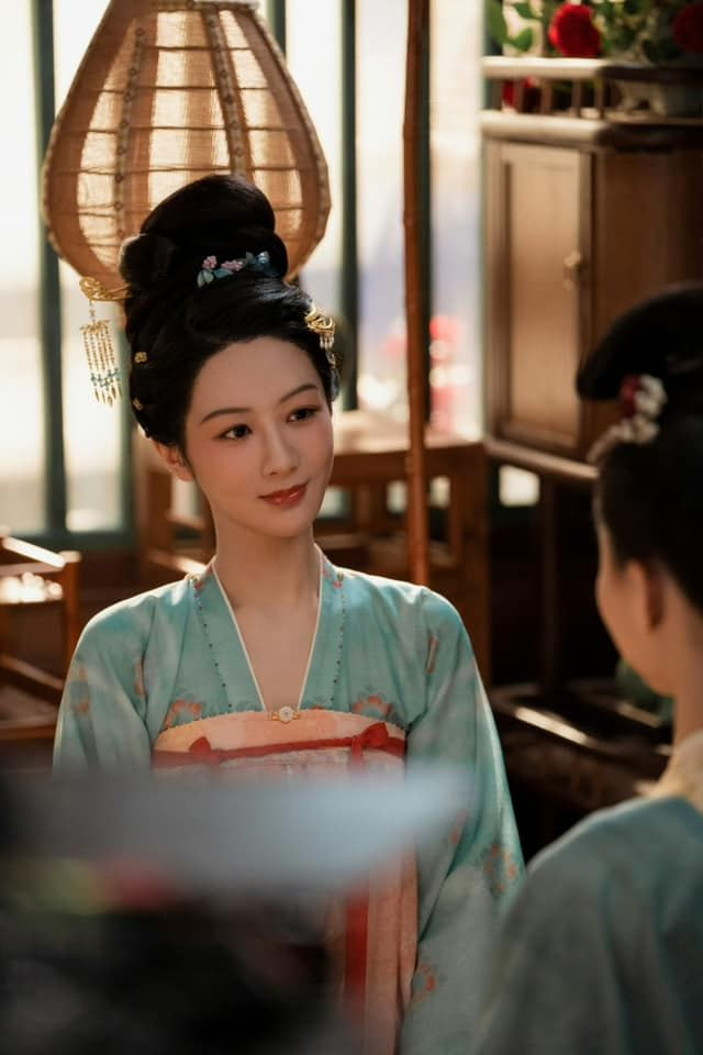 Quốc Sắc Phương Hoa gây sốt ngay khi vừa lên sóng. Quốc Sắc Phương Hoa gây sốt ngay khi vừa lên sóng.