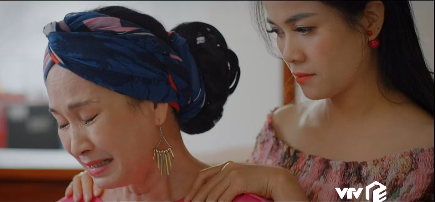 Hai mẹ con bà Hiền là ác mộng của Vân Khánh Hai mẹ con bà Hiền là ác mộng của Vân Khánh