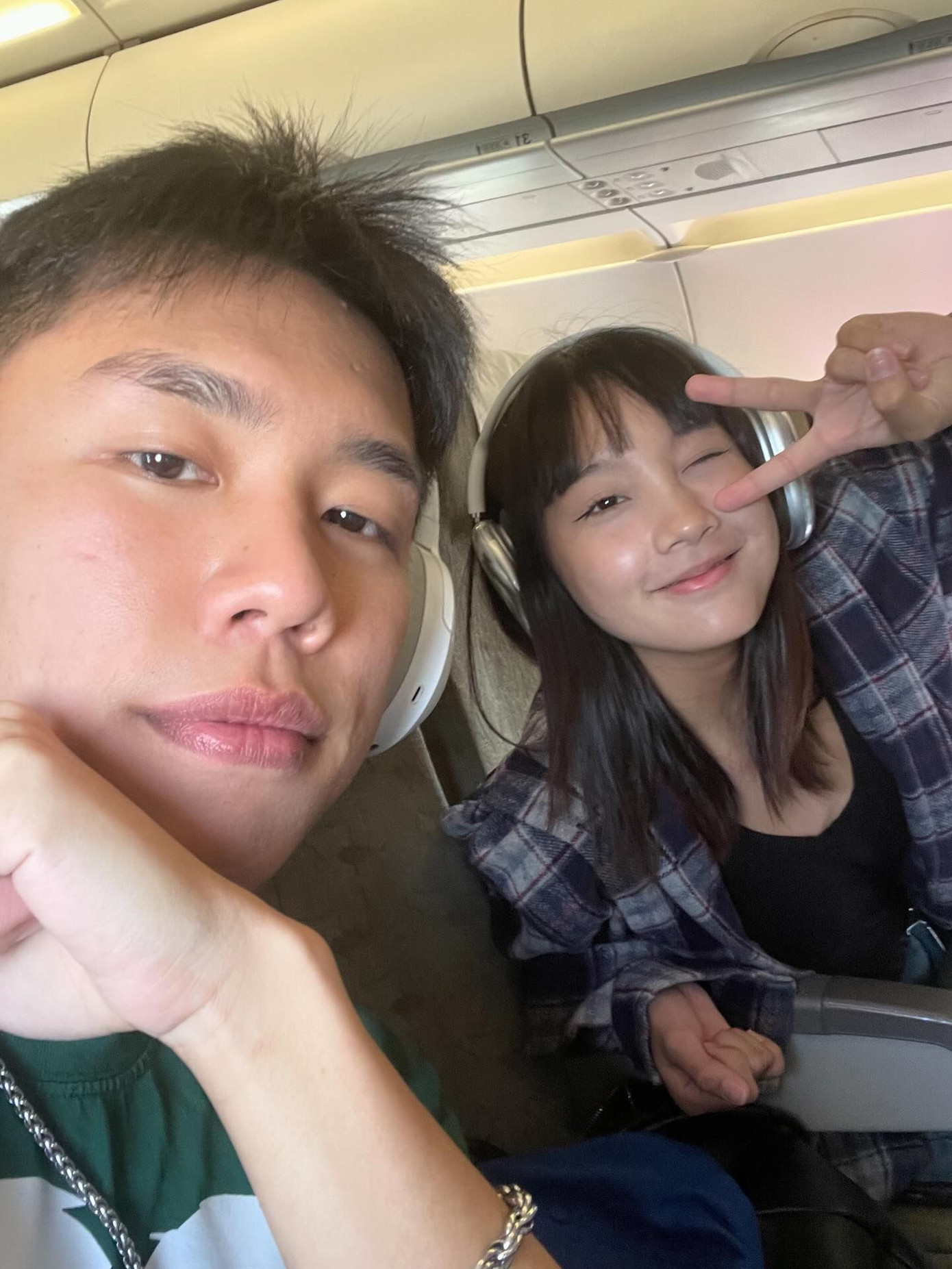 Long Vũ, Thu Hà Ceri vừa có sự kiện ở Quy Nhơn. Long Vũ, Thu Hà Ceri vừa có sự kiện ở Quy Nhơn.