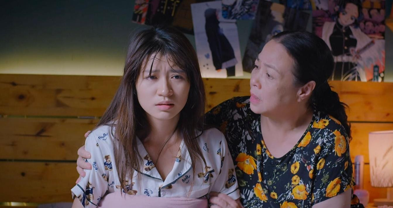 Cô lớn lên trong dày vò về cái chết của bố