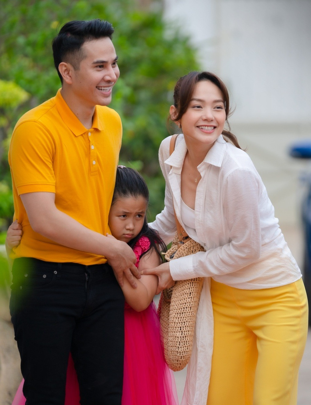 Phim giờ vàng VTV hiện còn chiếu phim cũ do đơn vị khác sản xuất. Phim giờ vàng VTV hiện còn chiếu phim cũ do đơn vị khác sản xuất.