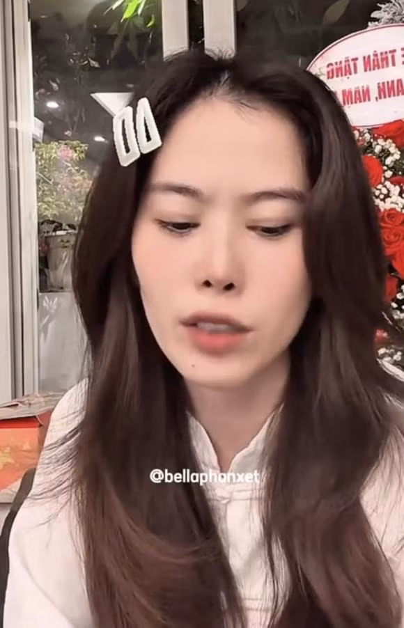 Nam Em khẳng định cô không sai khi nhận tiền cọc vì có xuất hiện trong buổi livestream.