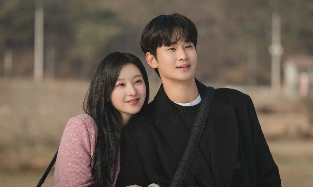 Kim Soo Hyun, Kim Ji Won không thể có buổi phỏng vấn sau khi phim hết. Kim Soo Hyun, Kim Ji Won không thể có buổi phỏng vấn sau khi phim hết.
