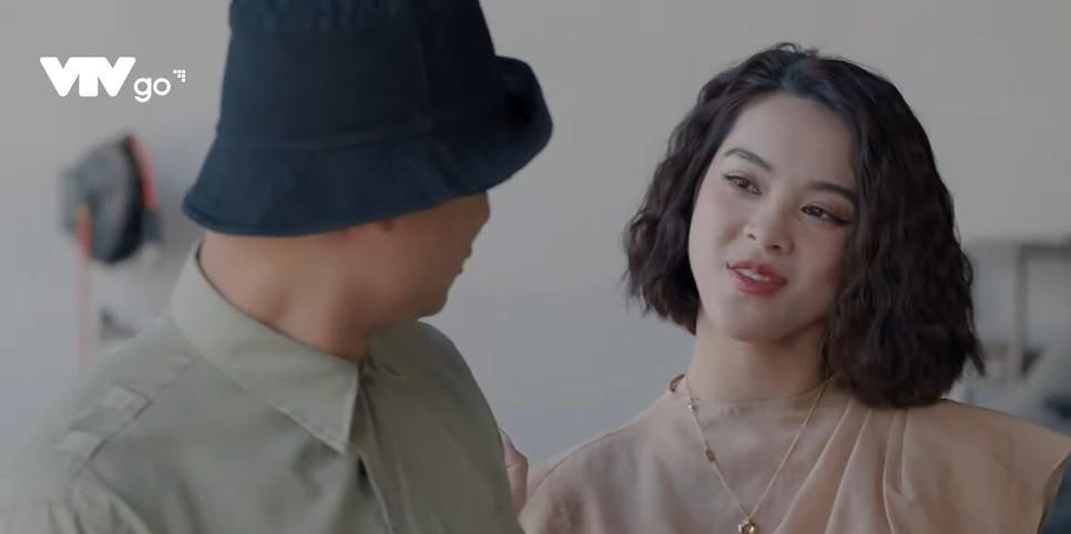 Cô chủ tiệm bánh đến tận gara tìm Trung Cô chủ tiệm bánh đến tận gara tìm Trung