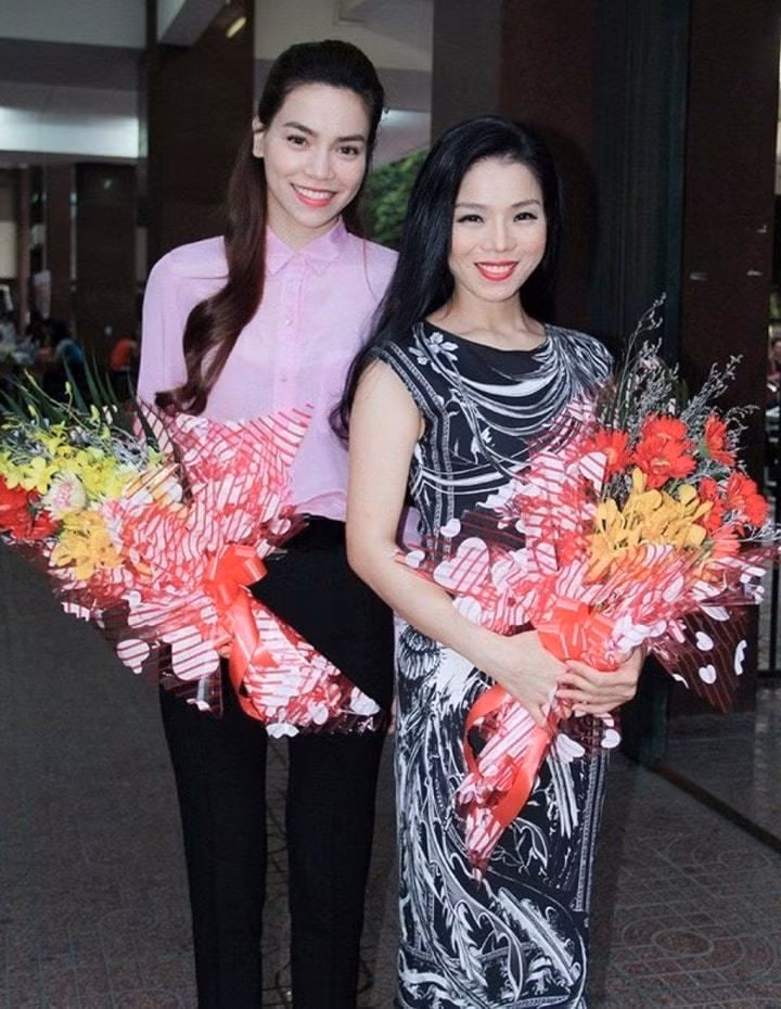 Đôi bạn thân thiết một thời của showbiz Việt giờ coi nhau như người dưng ngược lối.