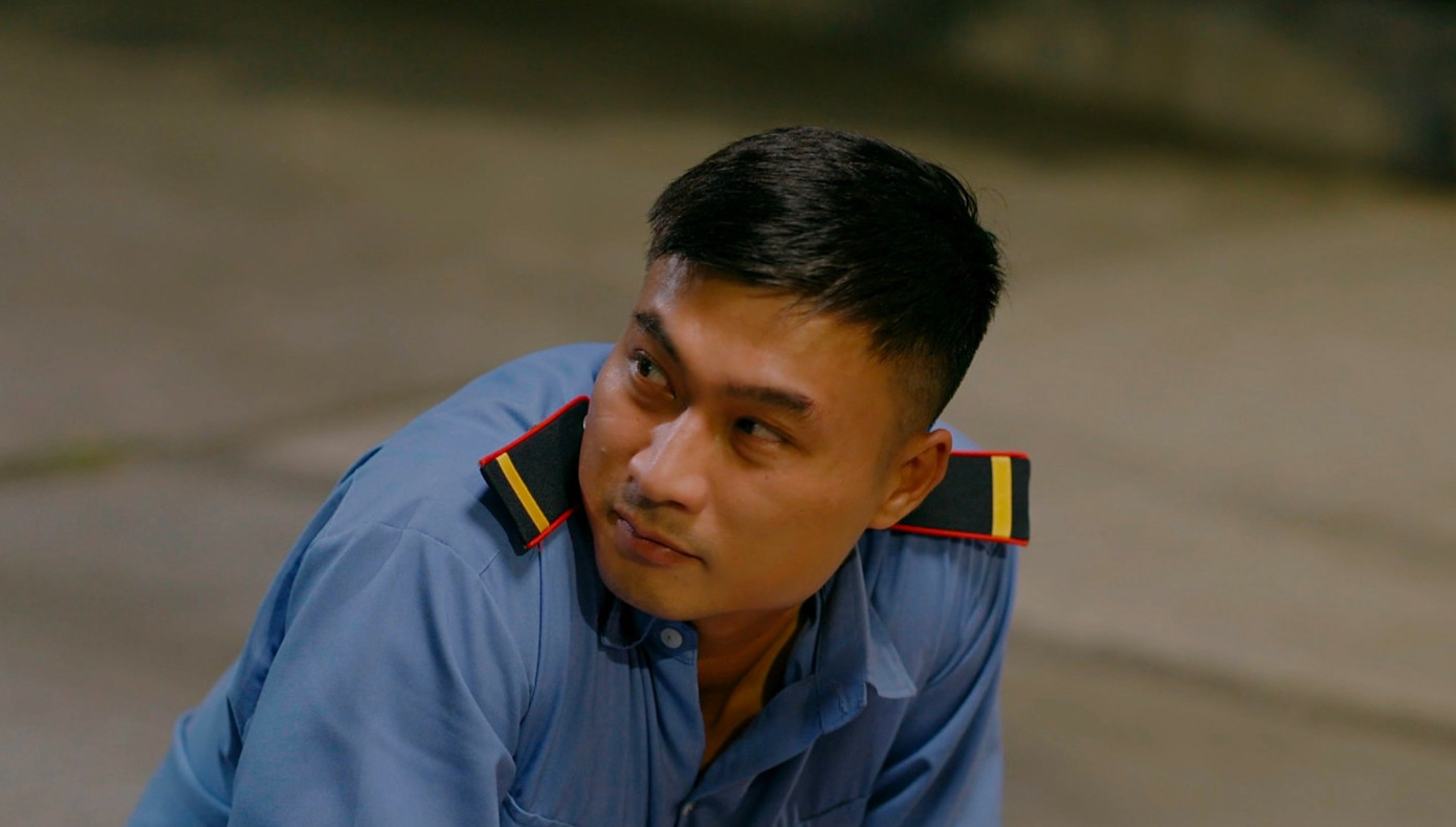 Các nhân vật chính đều là những người lao động chân tay vất vả. Các nhân vật chính đều là những người lao động chân tay vất vả.