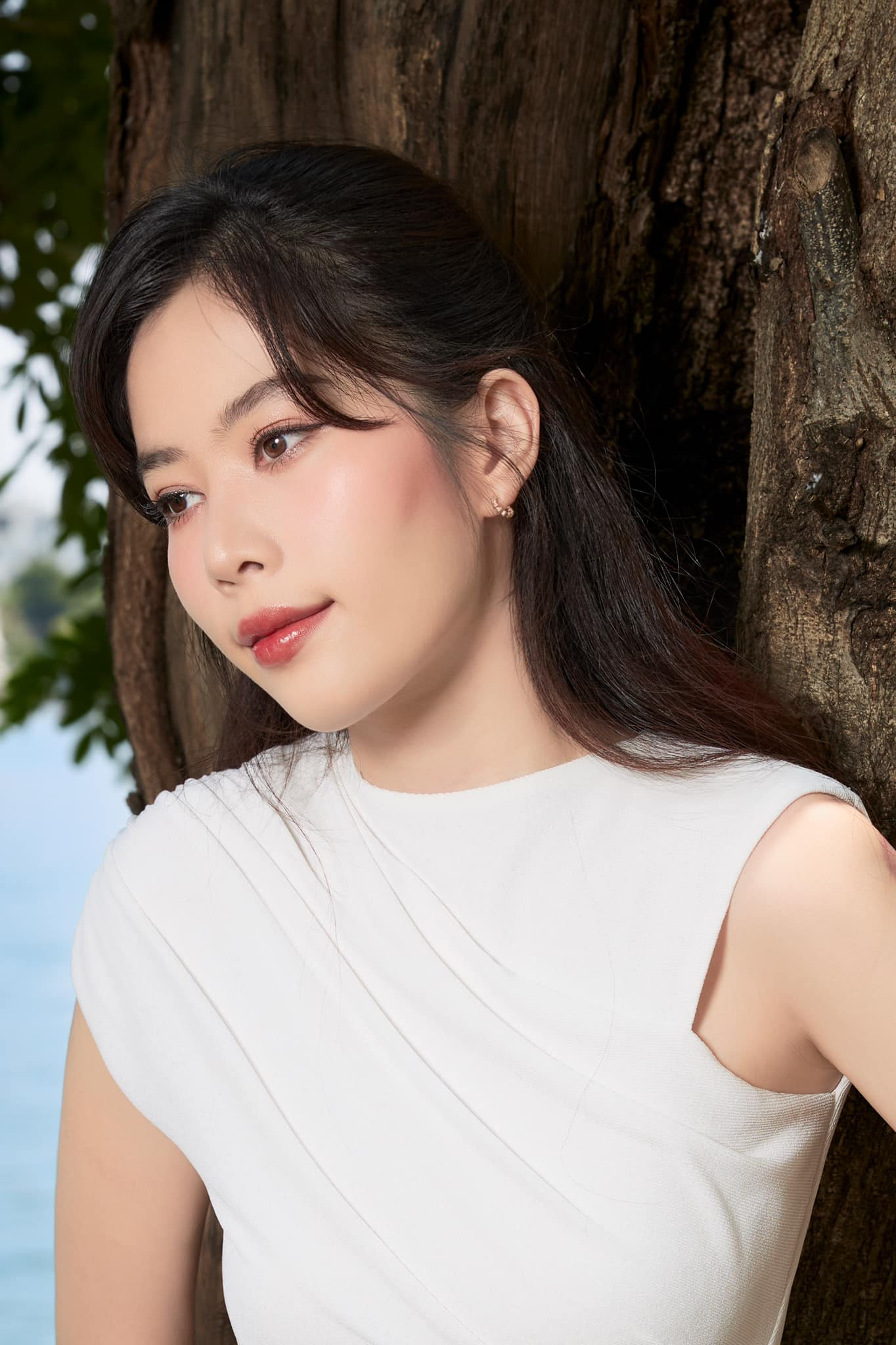 Nam Em ngày càng hành động bất ổn khiến người hâm mộ lo lắng. Nam Em ngày càng hành động bất ổn khiến người hâm mộ lo lắng.