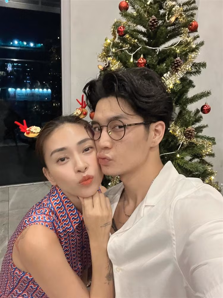 Ngô Thanh Vân ngày càng trẻ trung rạng rỡ sau khi kết hôn. Ngô Thanh Vân ngày càng trẻ trung rạng rỡ sau khi kết hôn.
