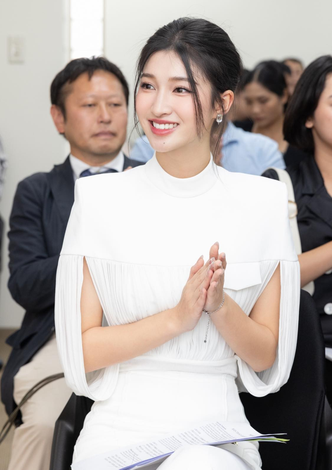 Phương Nhi không hề lo lắng khi nhận giải Miss Visit Japan.