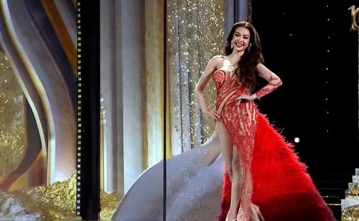 Engfa trình diễn xuất sắc nhưng vẫn bị ông Nawat phàn nàn.