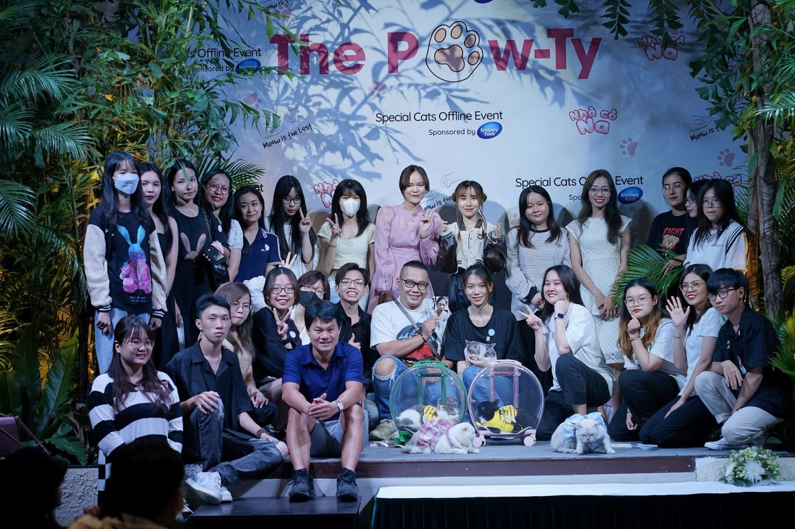 Na và Mèo tham gia sự kiện gặp gỡ các bạn nhỏ theo dõi kênh