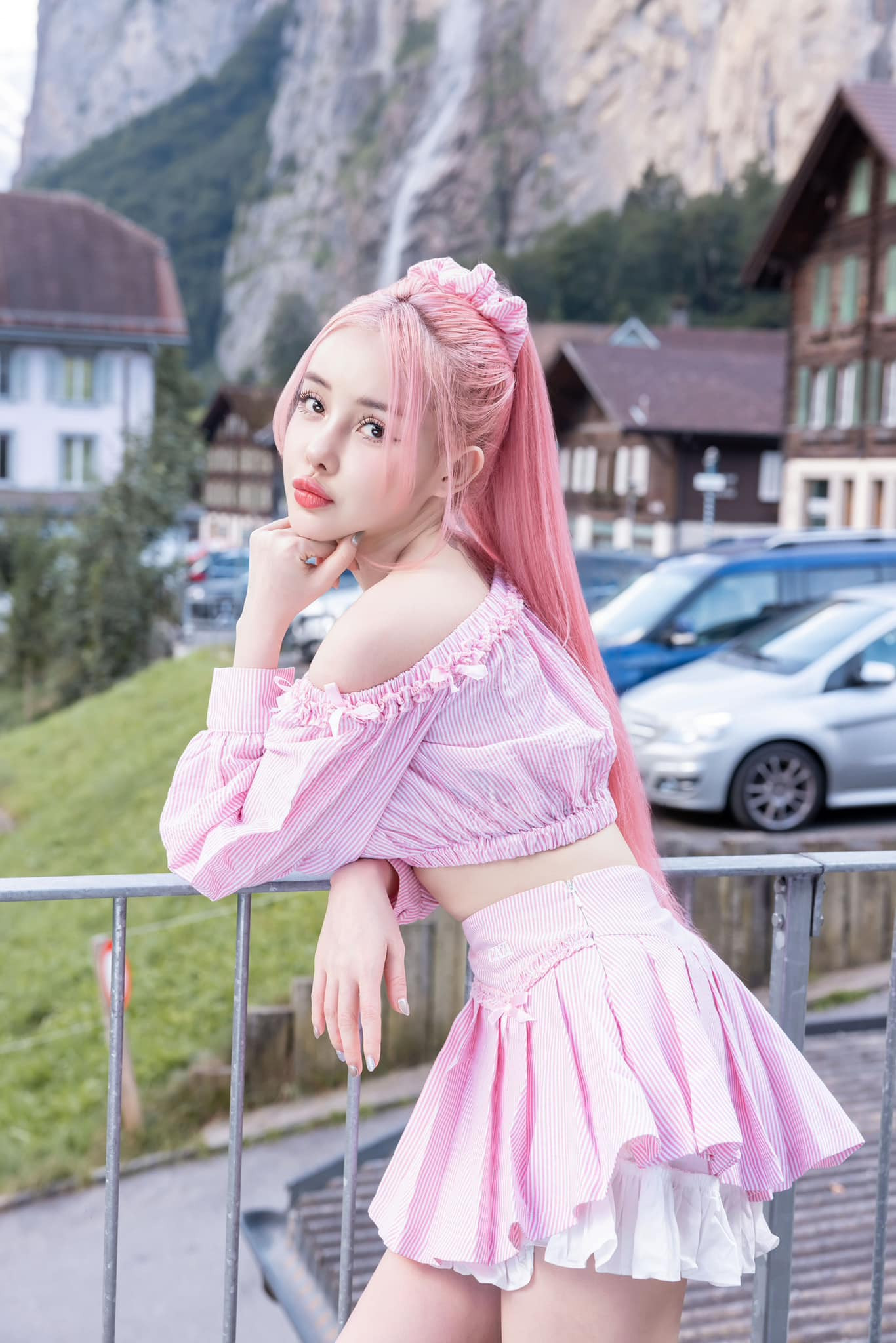 DJ Ngân 98 cũng nhân dịp này nhắc lại vụ việc ồn ào trước đây. DJ Ngân 98 cũng nhân dịp này nhắc lại vụ việc ồn ào trước đây.