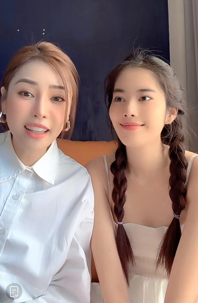 DJ Ngân 98 cũng nhân dịp này nhắc lại vụ việc ồn ào trước đây. DJ Ngân 98 cũng nhân dịp này nhắc lại vụ việc ồn ào trước đây.