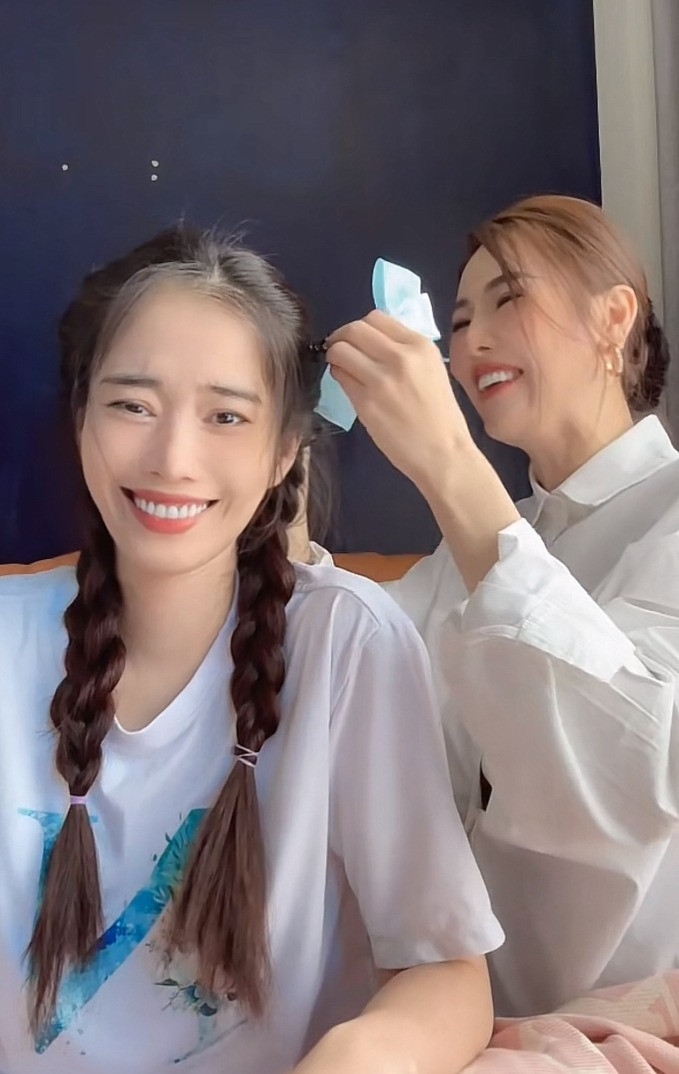 Ngân 98 khi đó không đáp trả những gì Quế Vân, Nam Em nói về mình. Ngân 98 khi đó không đáp trả những gì Quế Vân, Nam Em nói về mình.