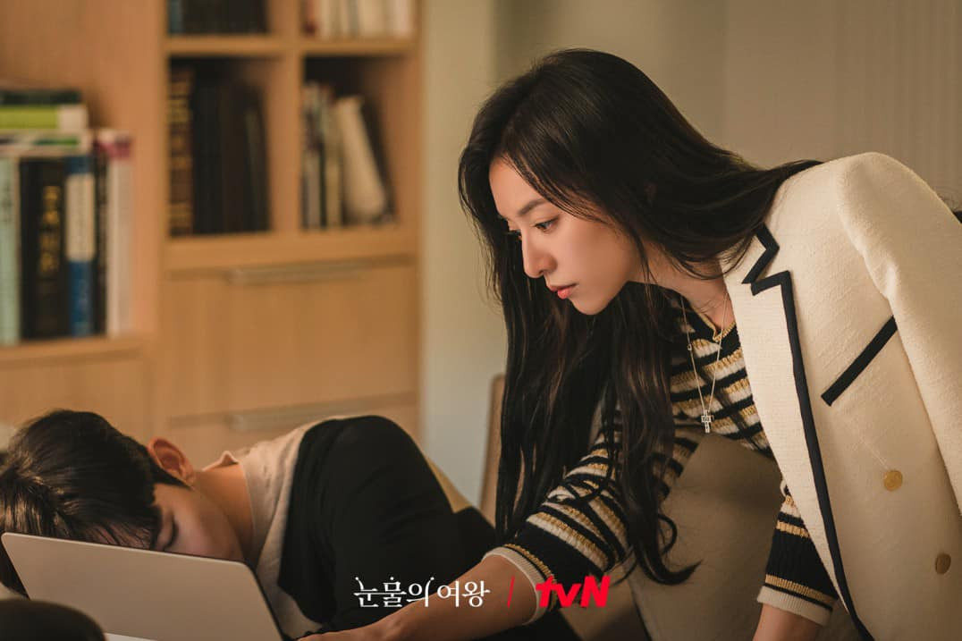 Netizen cho rằng rating giảm vì nhiều lý do khác.