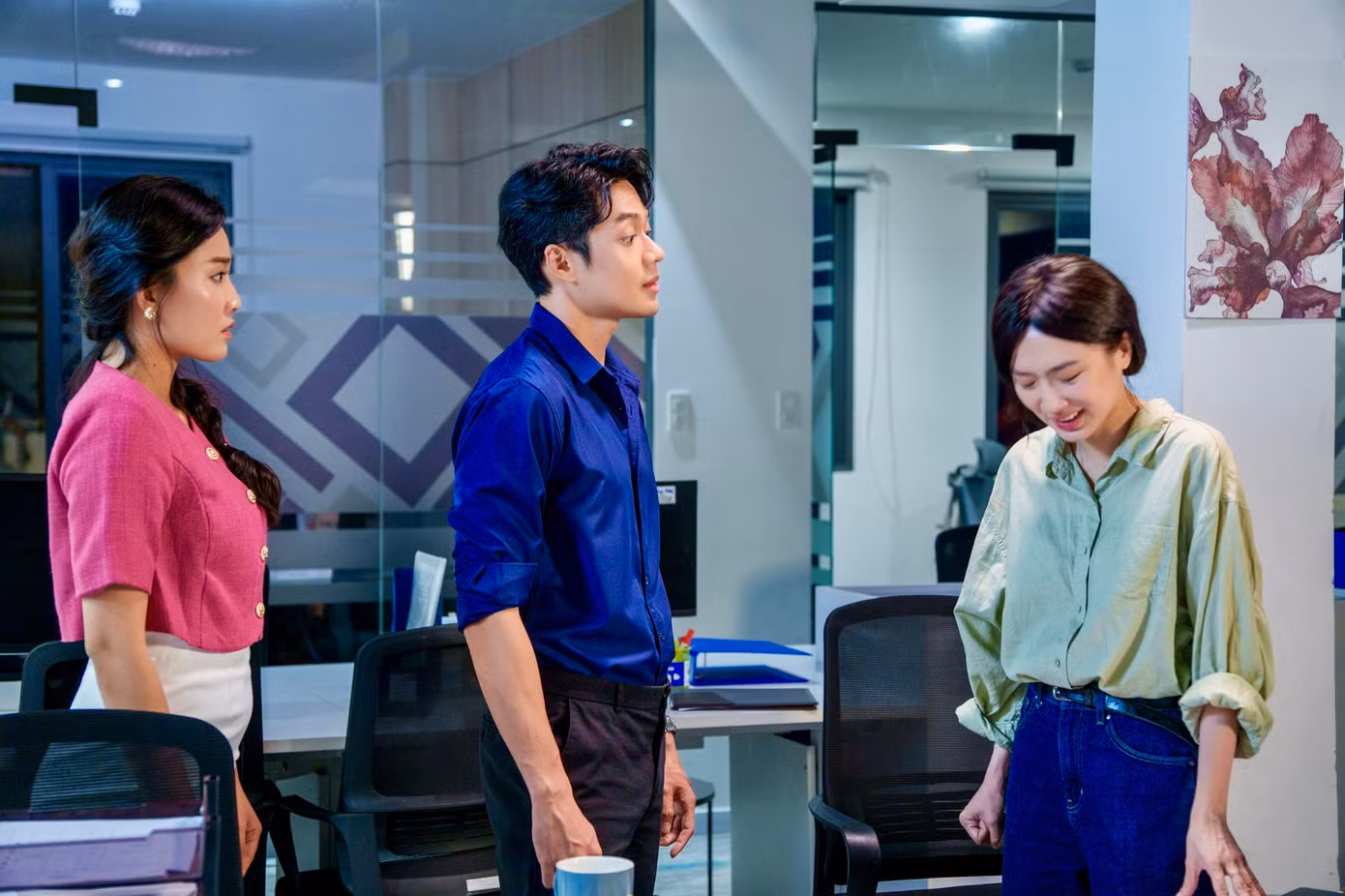 Cả nam chính và nữ chính đều tái sinh.