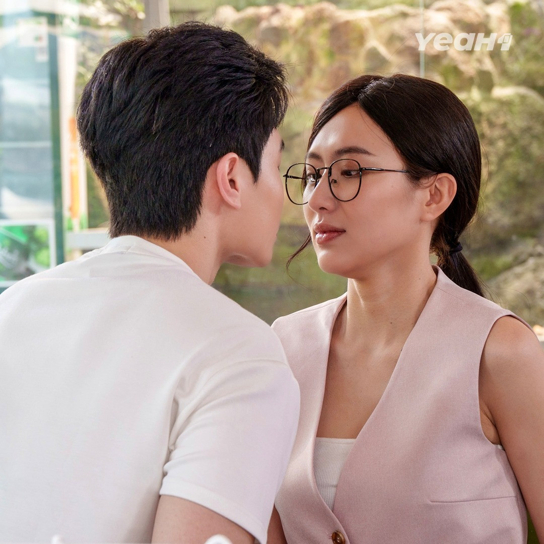 Tái Sinh Gặp Ngay Chủ Tịch là phim kế tiếp của ê-kíp đã làm Mẹ Lao Công Học Yêu.