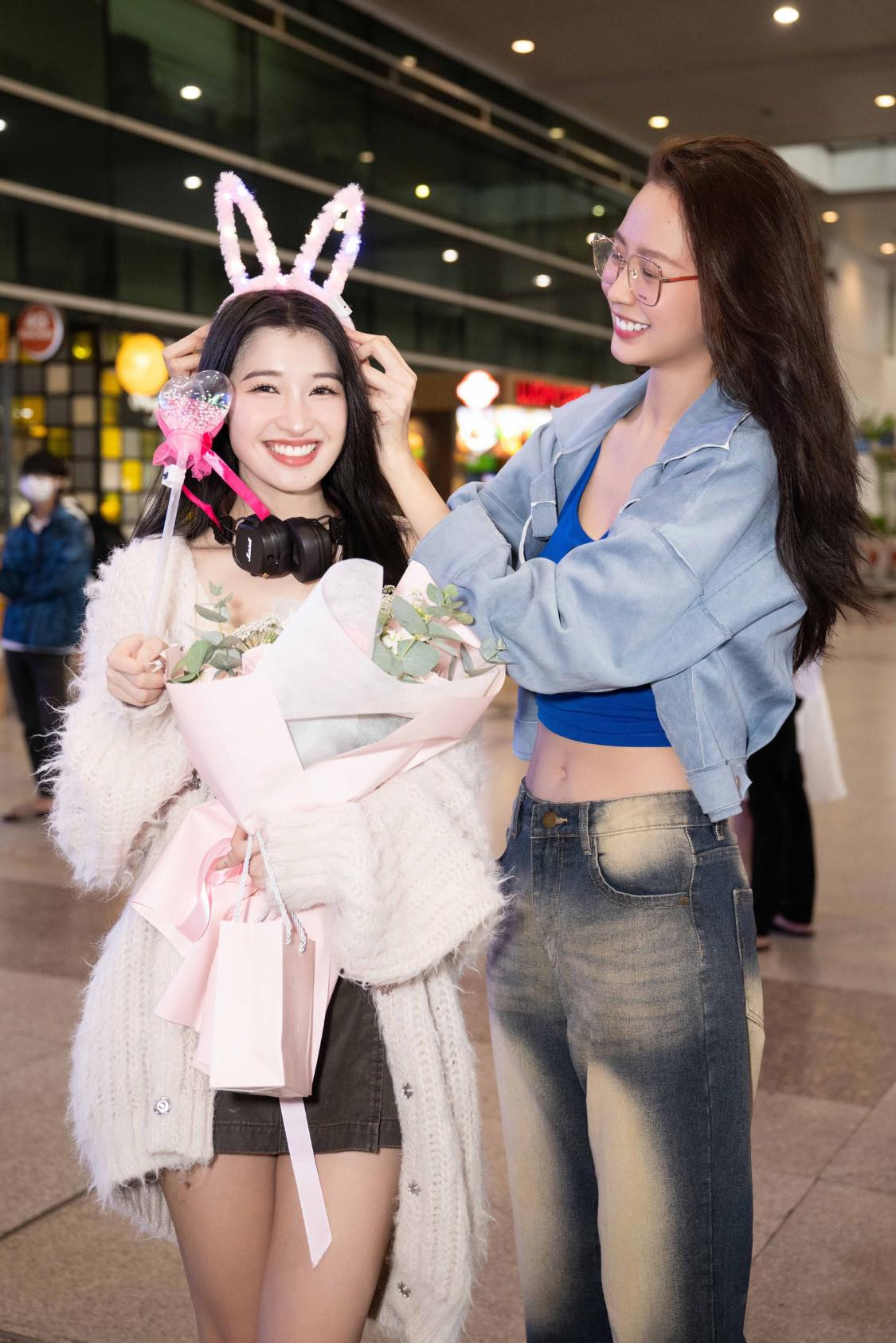 Nàng hậu đã về tới Việt Nam. Nàng hậu đã về tới Việt Nam.