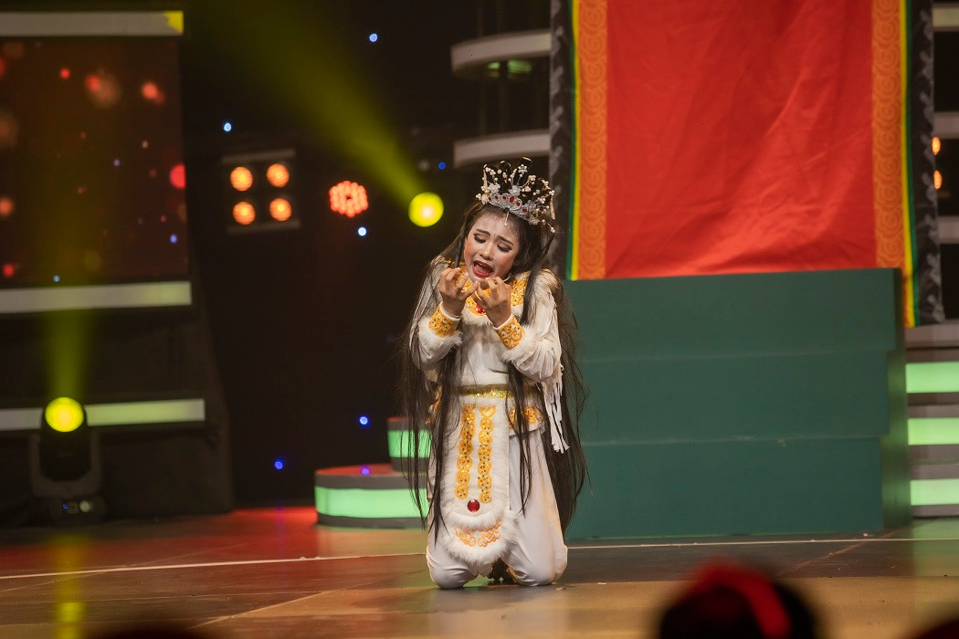 Nam Phong không ngại thử sức ở cả bộ môn tuồng cổ. Nam Phong không ngại thử sức ở cả bộ môn tuồng cổ.