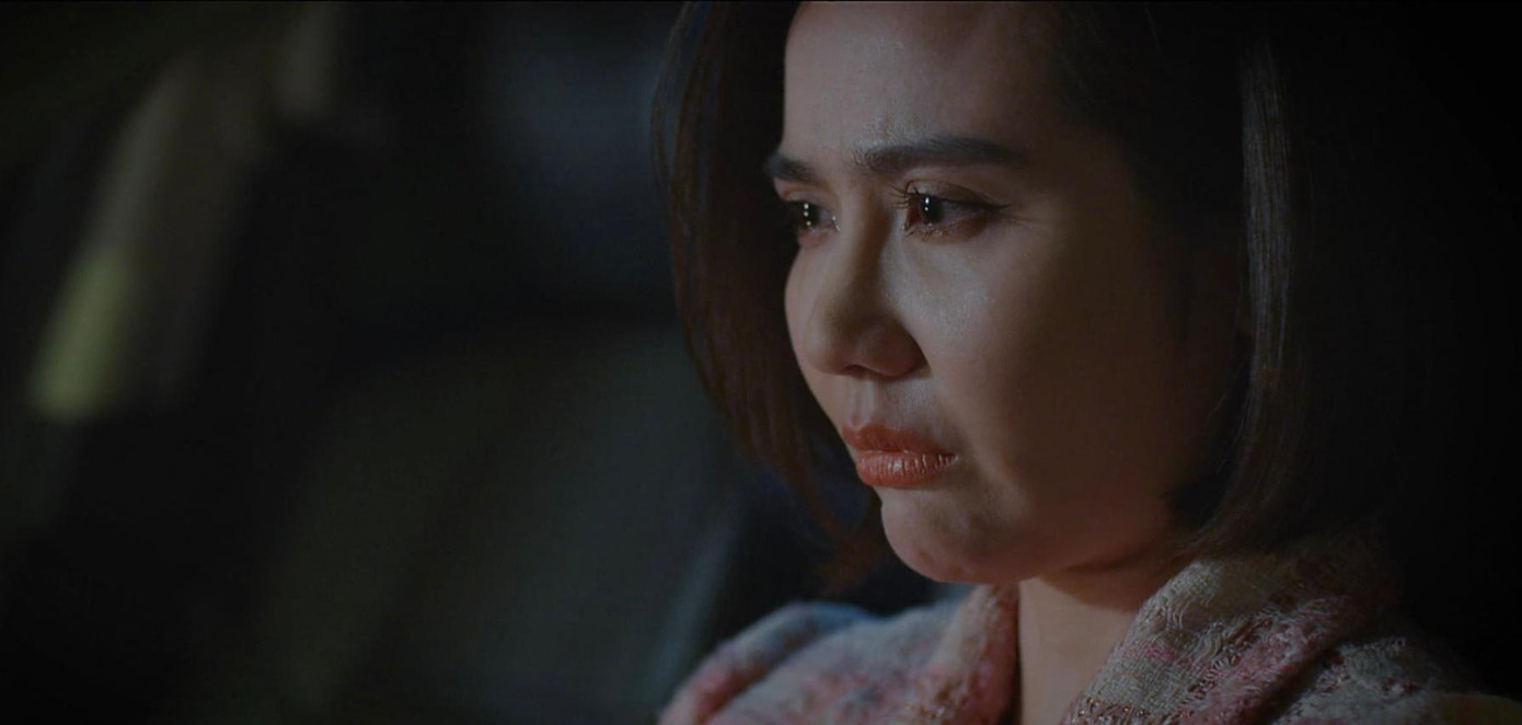 Vân Trang liên tục khóc nấc vì tủi thân