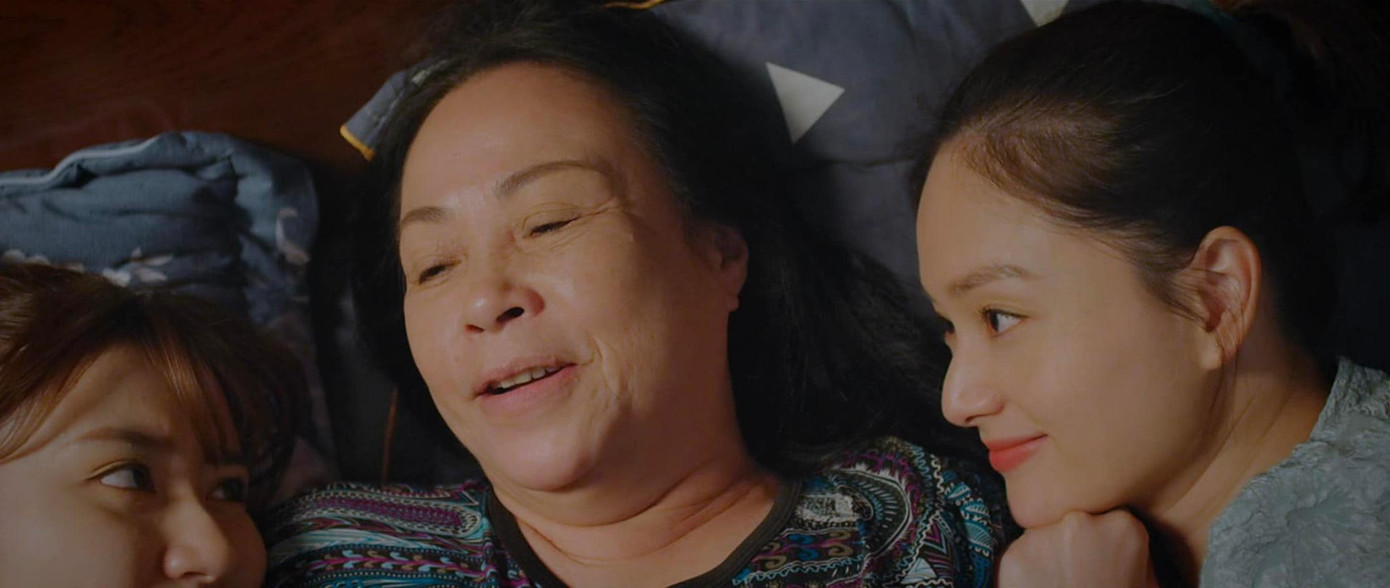 Hẳn ba chị em sẽ rất đau khổ khi biết mẹ đã quên đi nhiều điều Hẳn ba chị em sẽ rất đau khổ khi biết mẹ đã quên đi nhiều điều