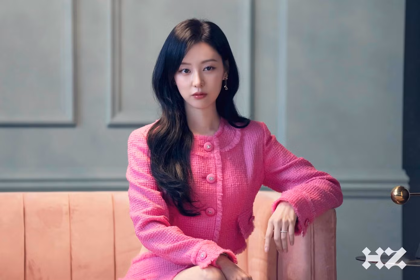 Kim Ji Won dành tới một năm chuẩn bị cho vai Hong Hae In.