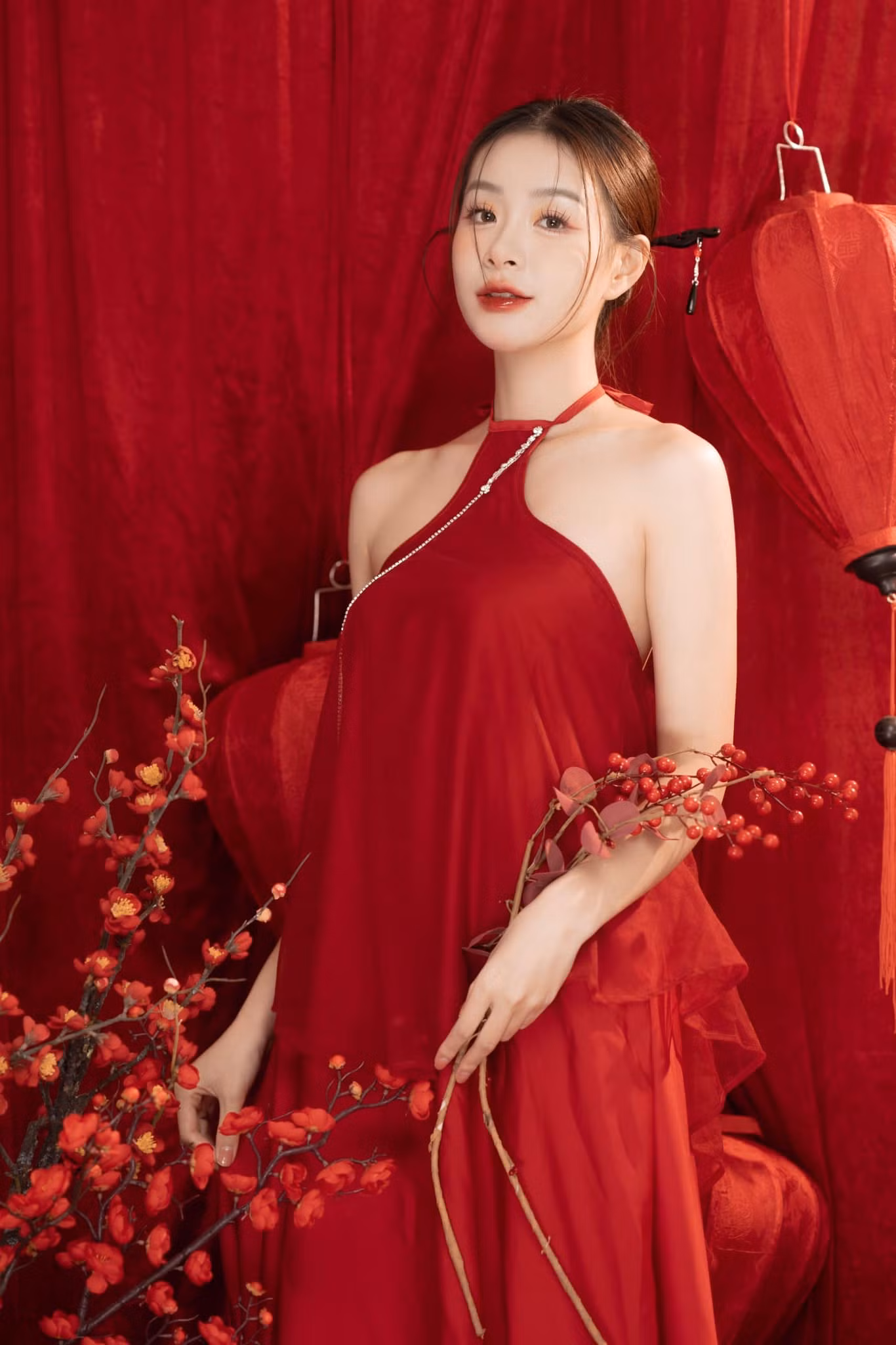 Netizen cho rằng Huyền Trang xứng đáng có vai chính.