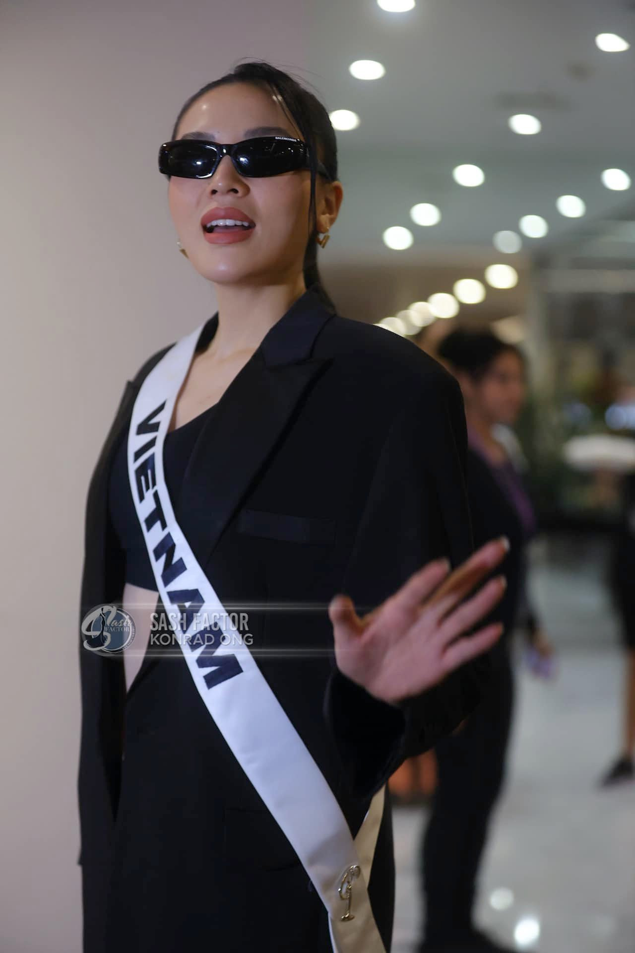 Kỳ Duyên vẫn bình tĩnh khi tham gia hoạt động ngày hôm nay. Kỳ Duyên vẫn bình tĩnh khi tham gia hoạt động ngày hôm nay.