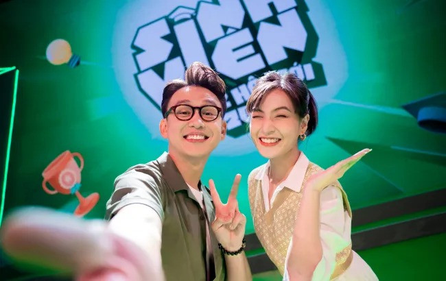 Cô sẽ là MC cho cuộc thi Sinh Viên Thế Hệ Mới. Cô sẽ là MC cho cuộc thi Sinh Viên Thế Hệ Mới.