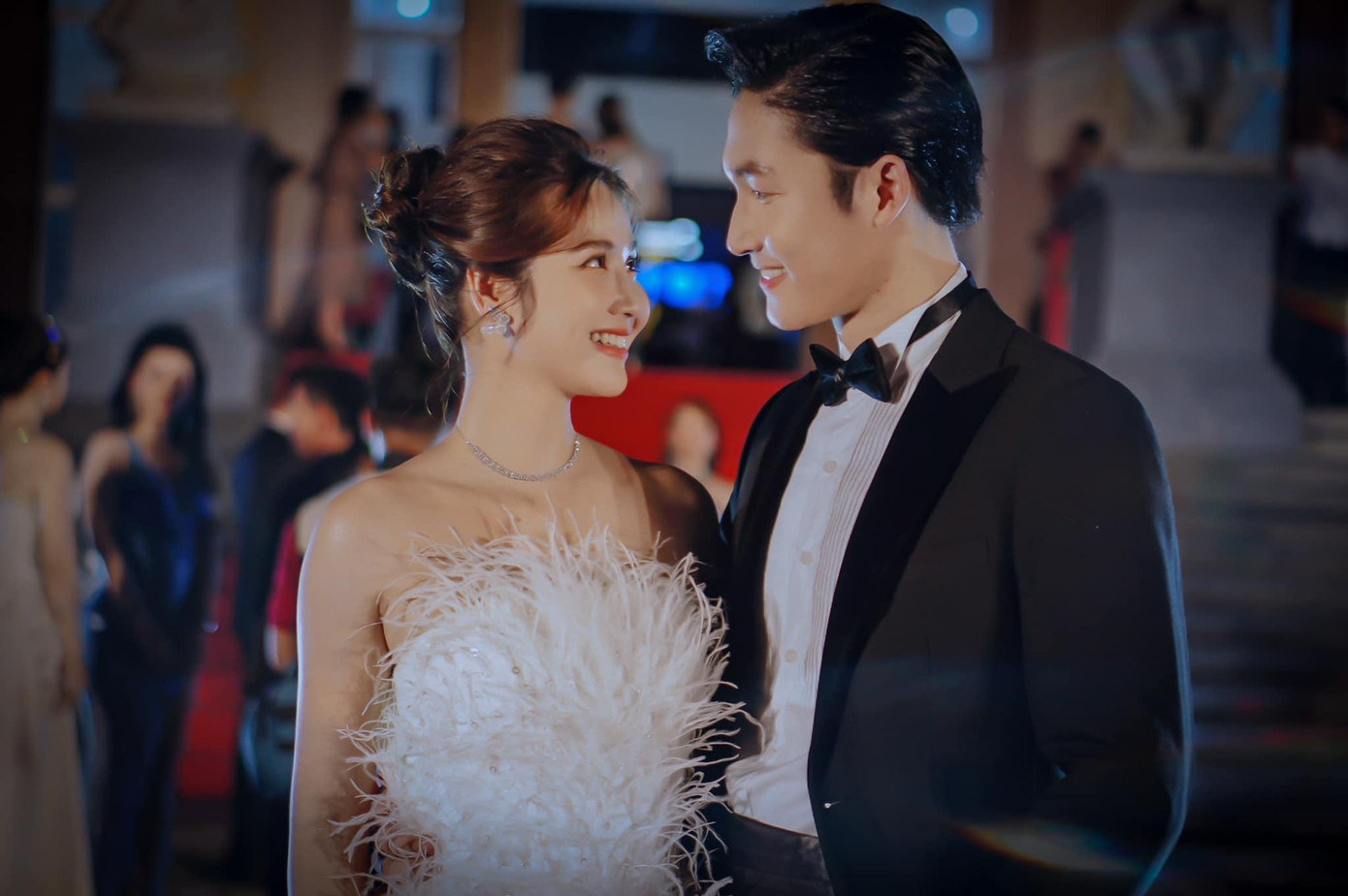 Huyền Lizzie và Đình Tú tiếp tục được ghép đôi