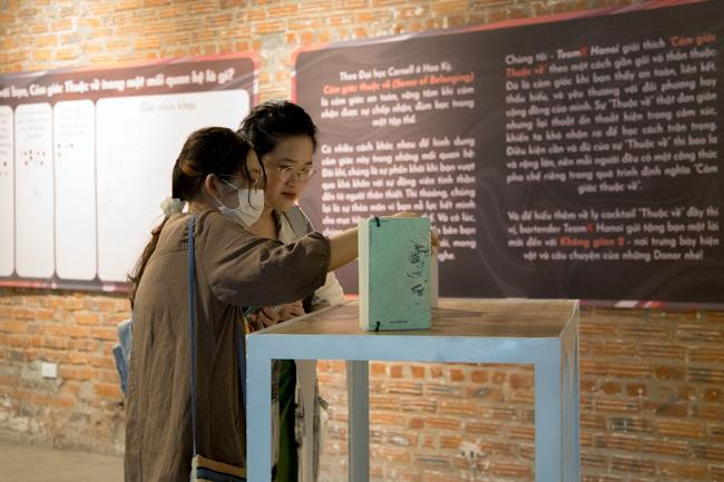 Khu hiện vật “Thấu Hiểu” trưng bày 12 câu chuyện từ “người đóng góp” Khu hiện vật “Thấu Hiểu” trưng bày 12 câu chuyện từ “người đóng góp”