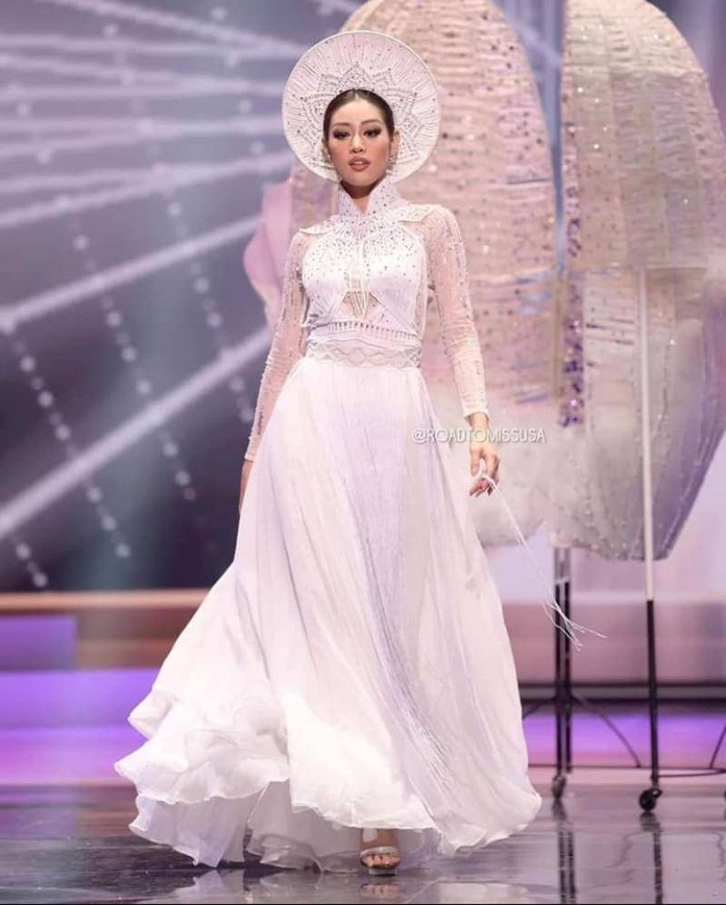 Khán giả Việt đang cổ vũ Khánh Vân nhiệt tình tại cuộc thi Miss Universe. Khán giả Việt đang cổ vũ Khánh Vân nhiệt tình tại cuộc thi Miss Universe.