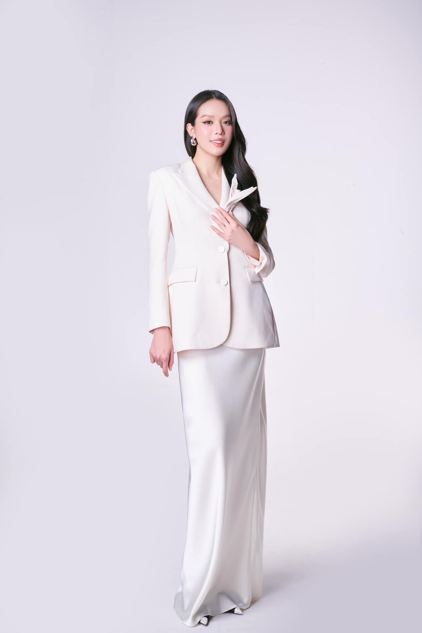 Thanh Thủy đổi style liên tục trong cuộc thi. Thanh Thủy đổi style liên tục trong cuộc thi.