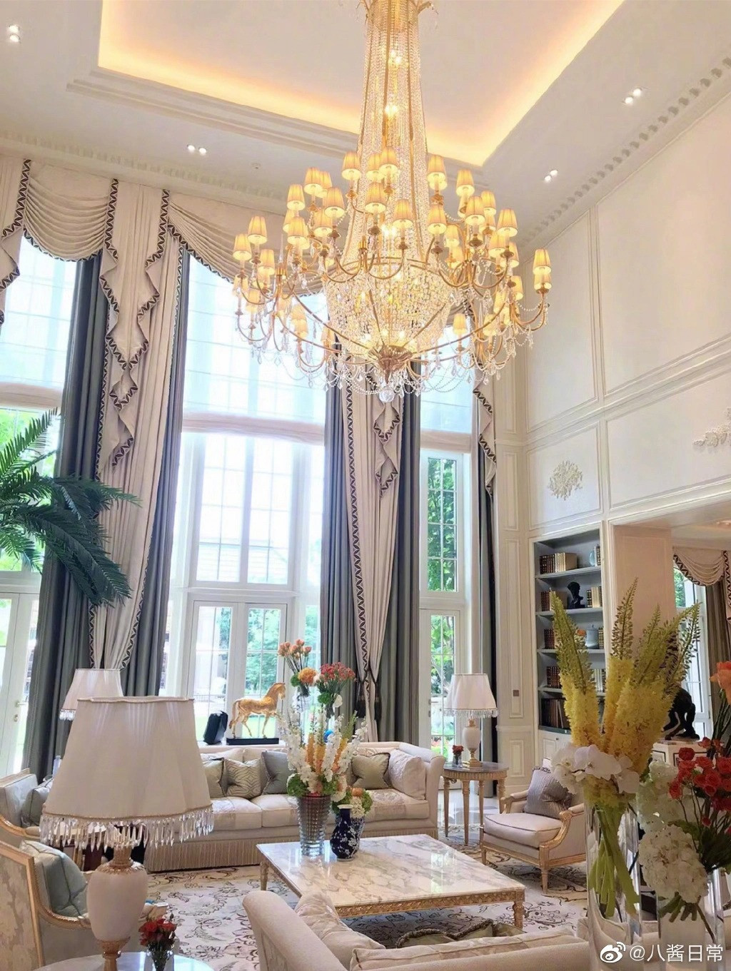 Cư dân mạng lan truyền loạt ảnh được cho là nội thất của tòa biệt thự.