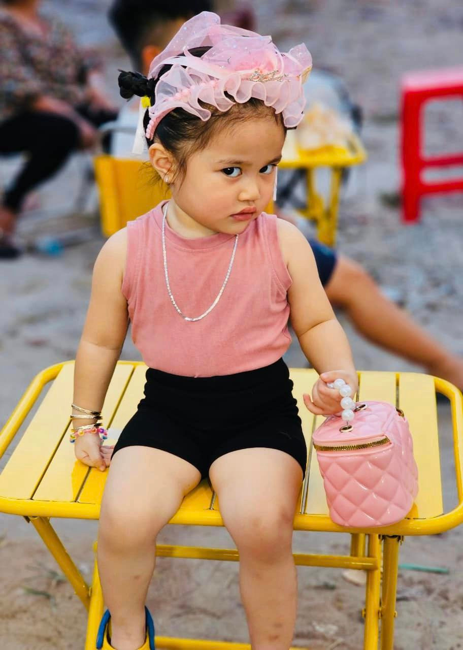 Cô nhóc Bảo Ngọc rất lém lỉnh, cá tính.