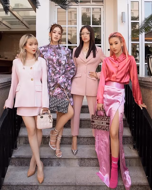 Nhóm bạn đình đám một thời gồm 4 hotgirl Hà Nội.