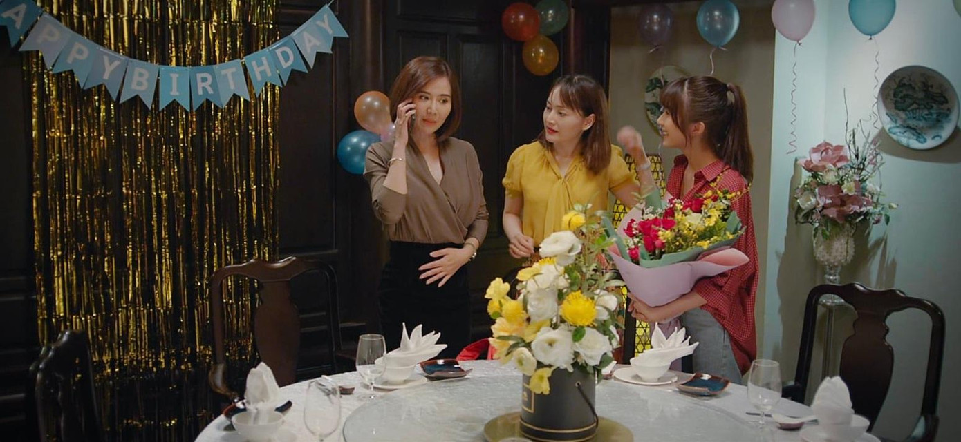 Ai cũng ngỡ ba chị em Khánh - Trang - Vân lúc nào cũng hòa thuận...