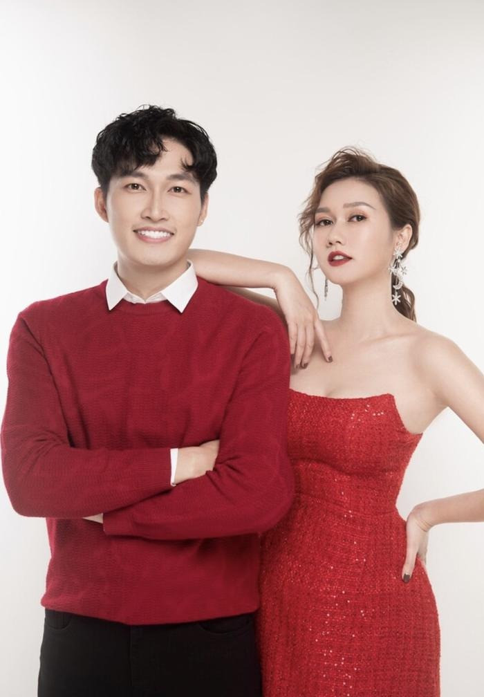 Đình Tú và Hương Giang từng là cặp đôi được nhiều người yêu thích. Đình Tú và Hương Giang từng là cặp đôi được nhiều người yêu thích.