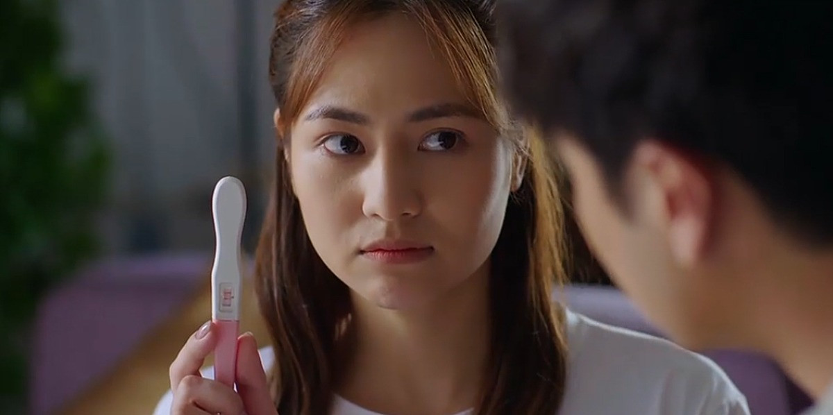 Hai nhân vật chính chuẩn bị đón con đầu lòng sau nhiều sóng gió. Hai nhân vật chính chuẩn bị đón con đầu lòng sau nhiều sóng gió.