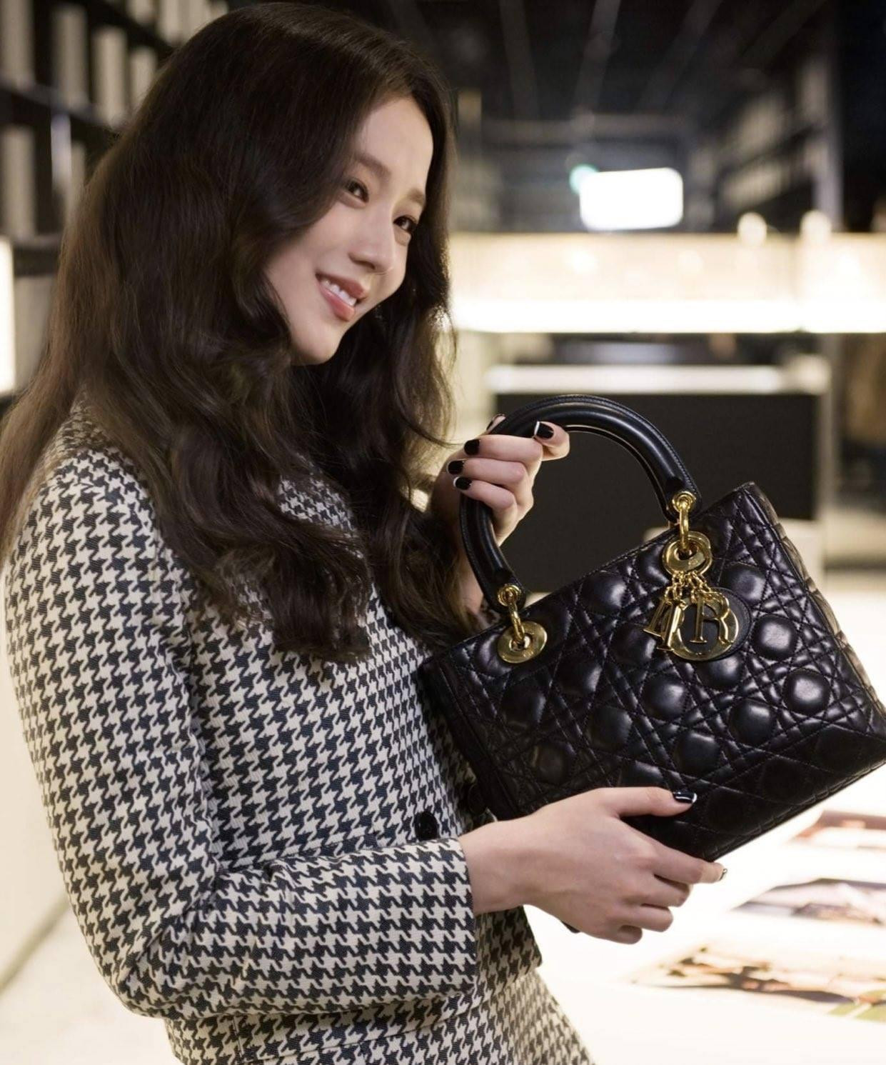 Jisoo giúp Dior thu được giá trị truyền thông lớn nhất sự kiện này Jisoo giúp Dior thu được giá trị truyền thông lớn nhất sự kiện này