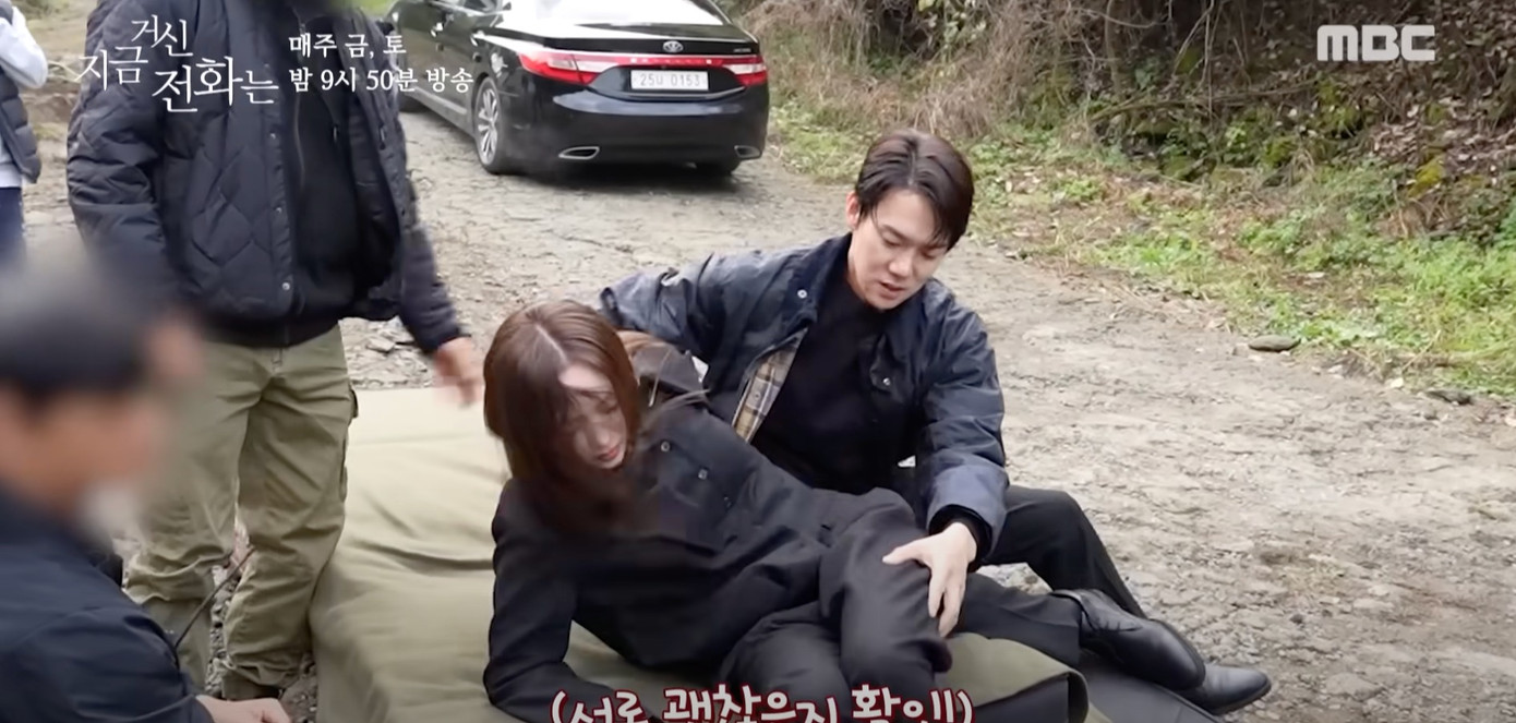 Hai người thường có những cử chỉ thân thiết ở hậu trường.