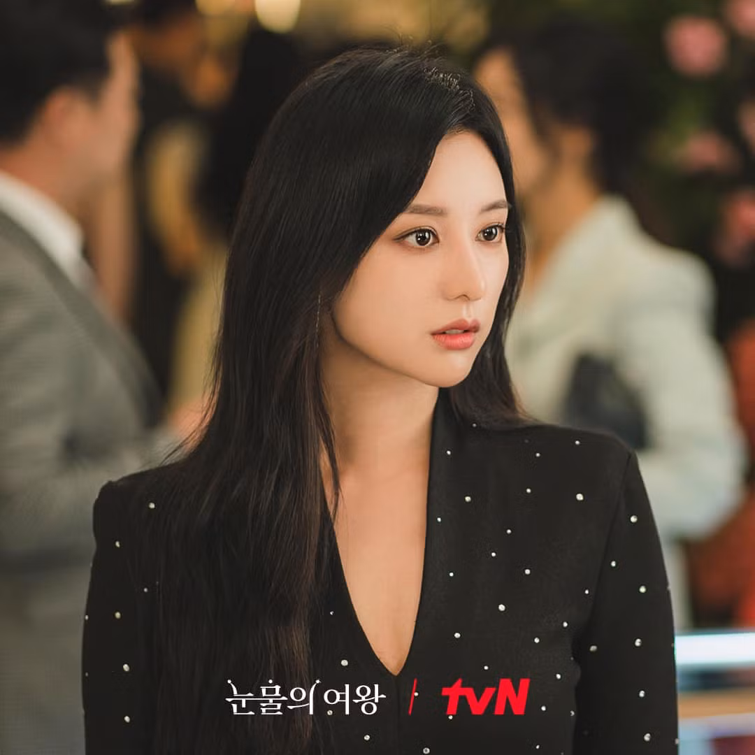 Kim Ji Won được khen rất hợp vai Hong Hae In.