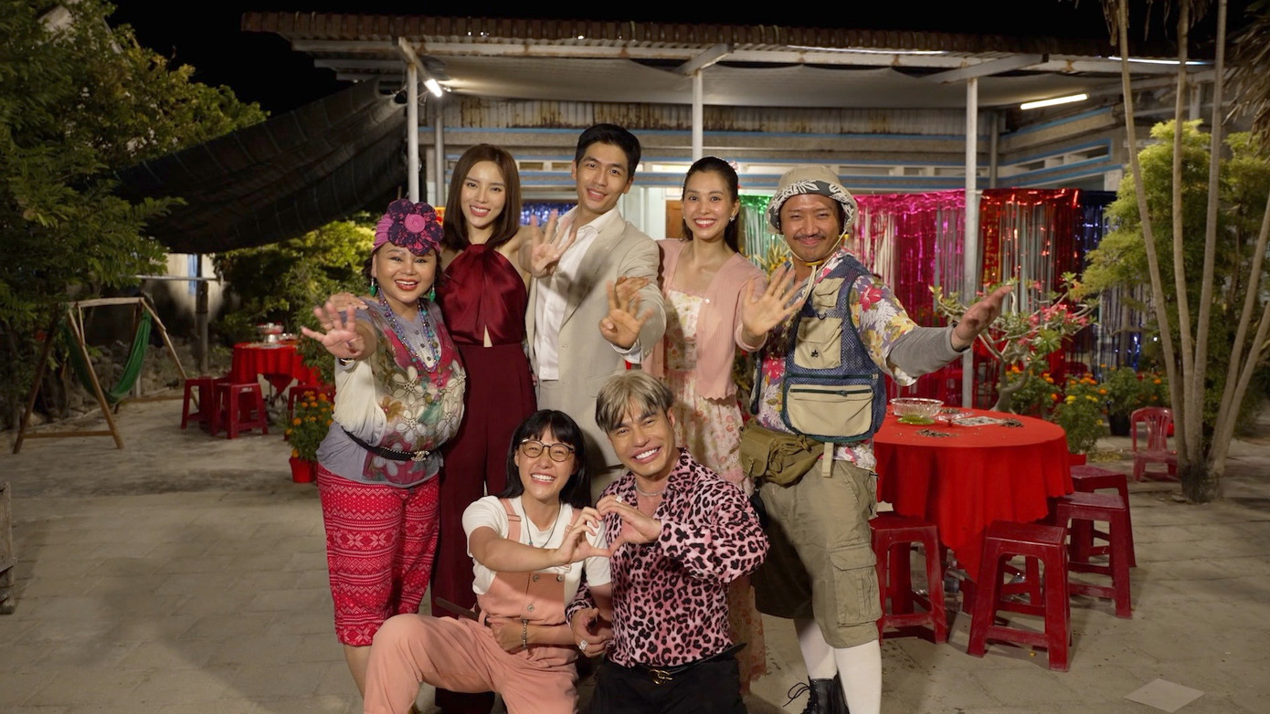 Bộ Tứ Báo Thủ sẽ hài hước từ đầu đến cuối. Bộ Tứ Báo Thủ sẽ hài hước từ đầu đến cuối.