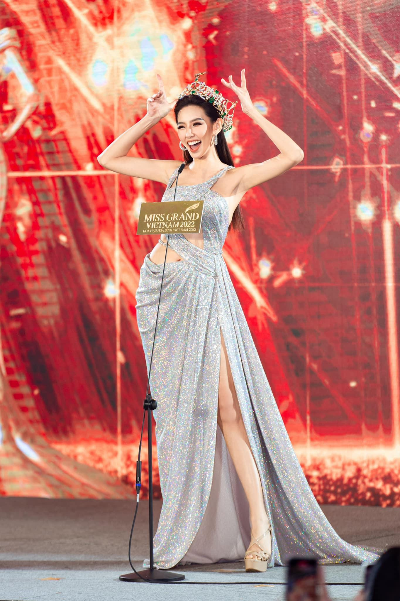 Hoa hậu Thùy Tiên luôn tràn đầy năng lượng khi xuất hiện Hoa hậu Thùy Tiên luôn tràn đầy năng lượng khi xuất hiện