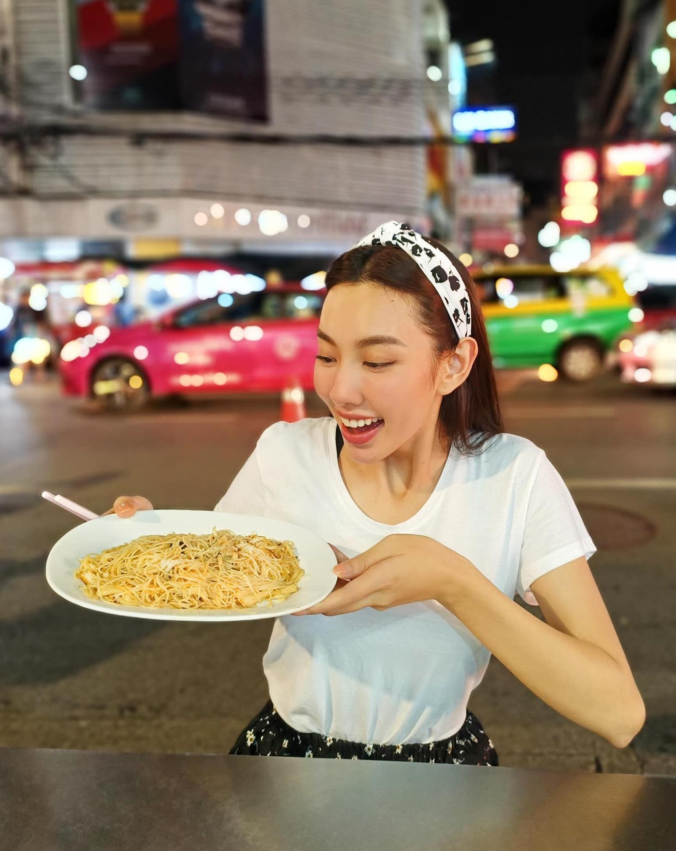 Lịch làm việc dày đặc nhưng Thùy Tiên luôn khỏe khoắn và tươi tắn Lịch làm việc dày đặc nhưng Thùy Tiên luôn khỏe khoắn và tươi tắn