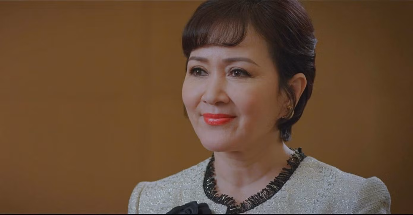Vân Trang làm ở công ty Hoàng Kim chỉ để tìm mẹ ruột